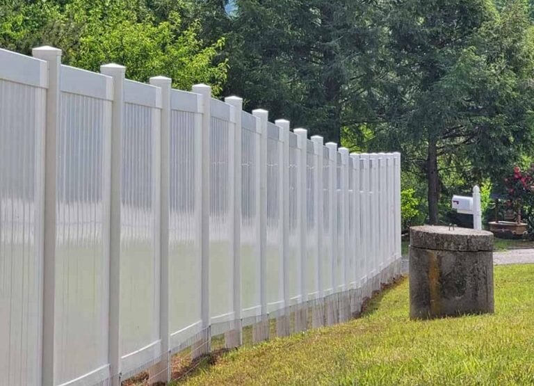 vynil-perimeter-fence-970929380